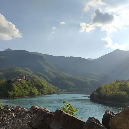 Casa Vacanze Al Colletto - Con Terrazza Panoramica In Centro Storico Villa Vagli di Sotto Bagian luar foto